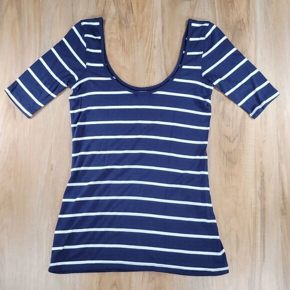 🔺️Nollie Blue & White Striped Scoop Neck Top Medium - Picture 2 of 8
